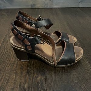 Dansko sandals size 41